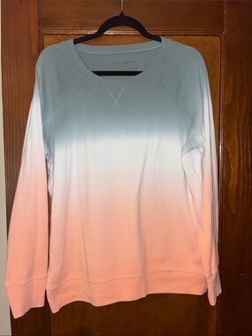Eddie Bauer ombré crew neck